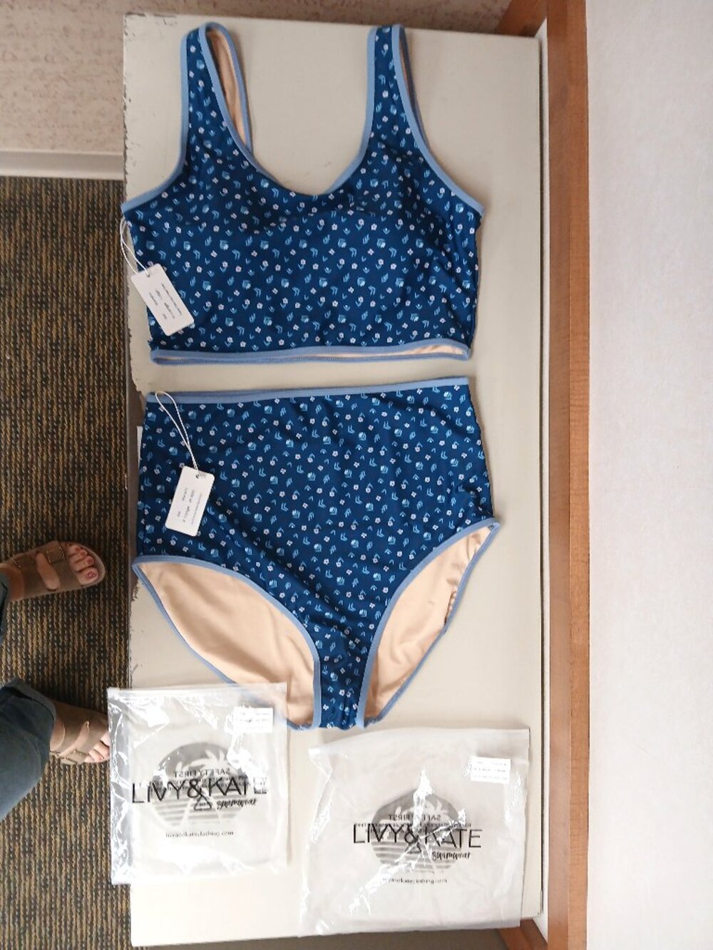 Livy&Kate Tropical Tides Crop & High Waisted Piped Bottoms in Navy Floral XL NWT